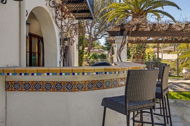 Building Photo - 1809 Palos Verdes Dr W