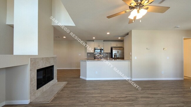 Building Photo - Gorgeous, Newly Remodeled 3 Bed / 2 Bath T...