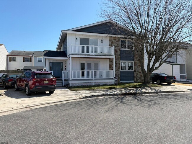 Building Photo - 437 Berkshire Dr