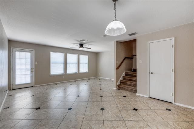 Building Photo - 2326 Kingsway Dr