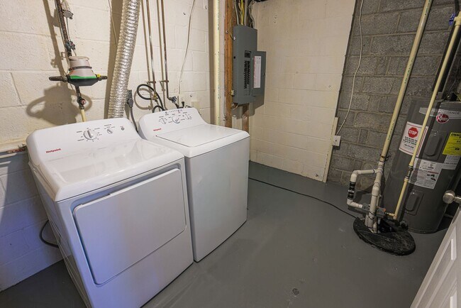 Building Photo - 2509 Merrick Ct