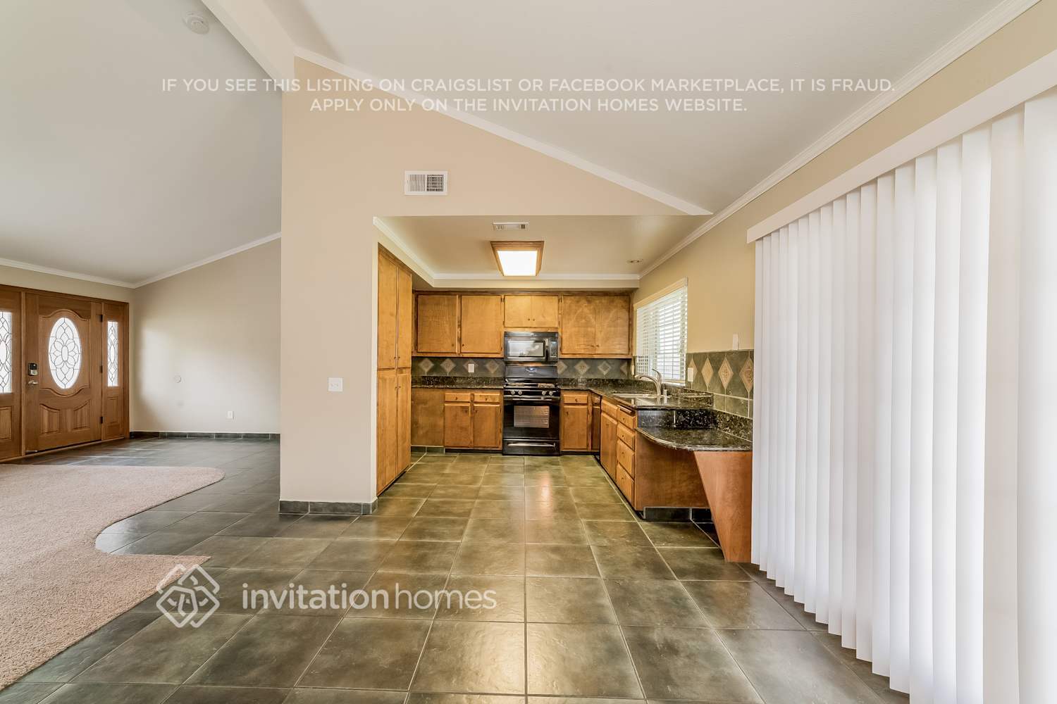 Building Photo - 1504 Cole Ave