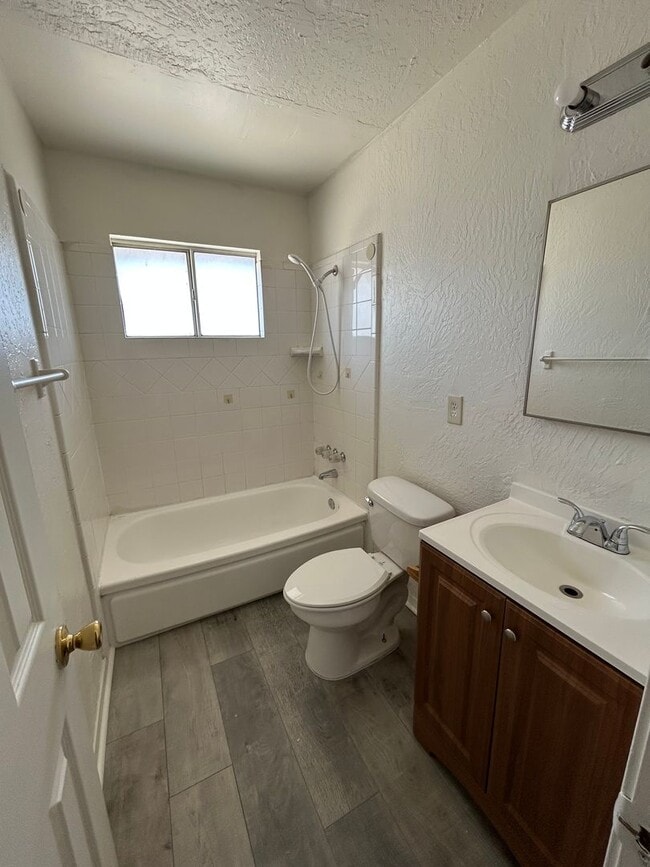 Building Photo - 759