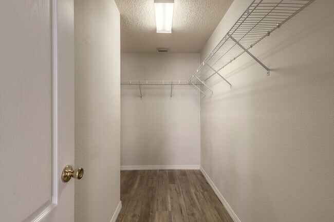 Building Photo - ENTER THE GATES TO TRANQUIL LIVING ! CALL OR TEXT LINDA PATTI 386.837.2882