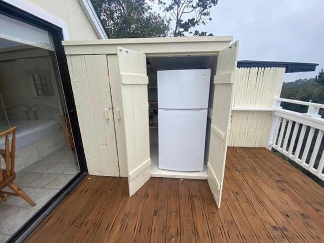 Building Photo - 24335 San Pedro Ln