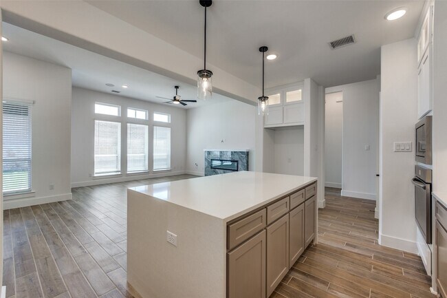 Building Photo - 6204 Mulberry Creek Ln