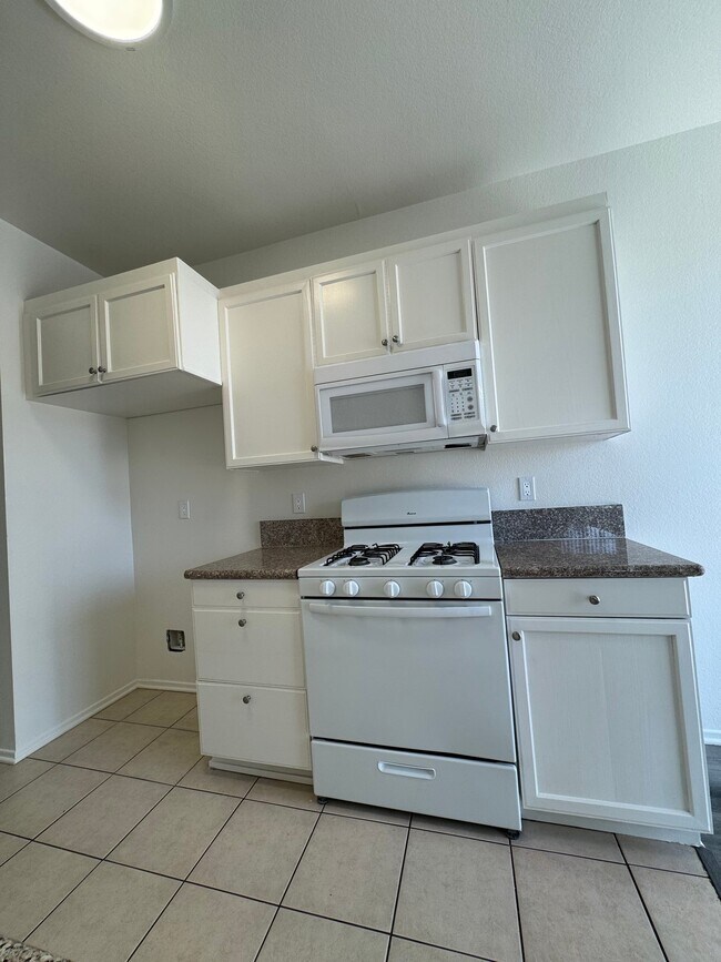 Building Photo - 4343 Whitsett Ave