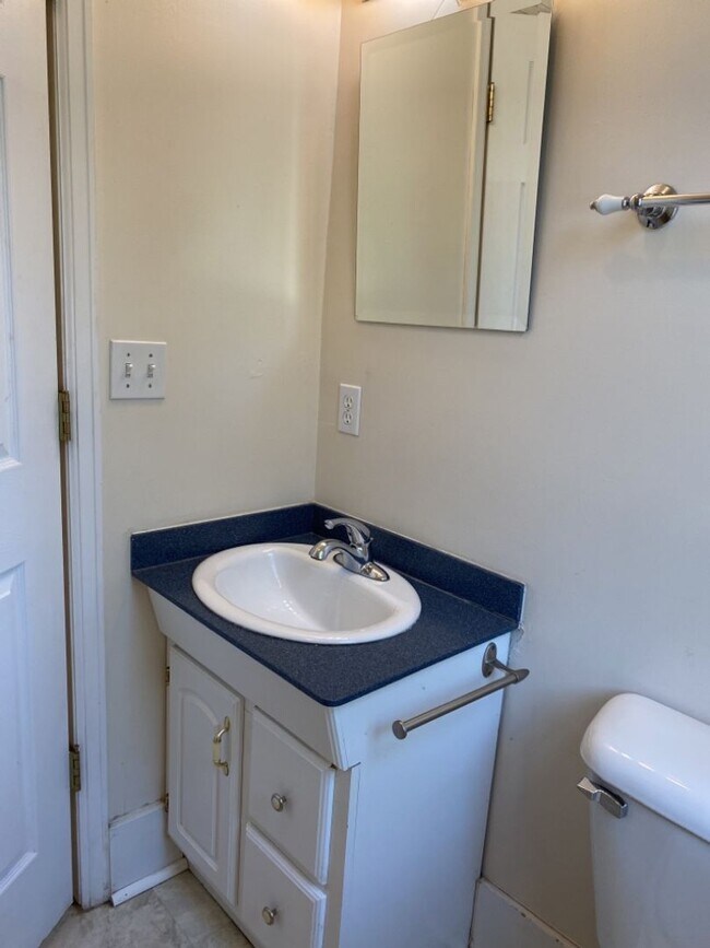 Building Photo - Classic Old Town Fort Collins 2 Bed 2 Bath Home Close to CSU