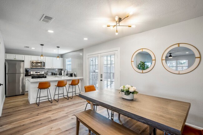 Building Photo - 3814 Seabrook St
