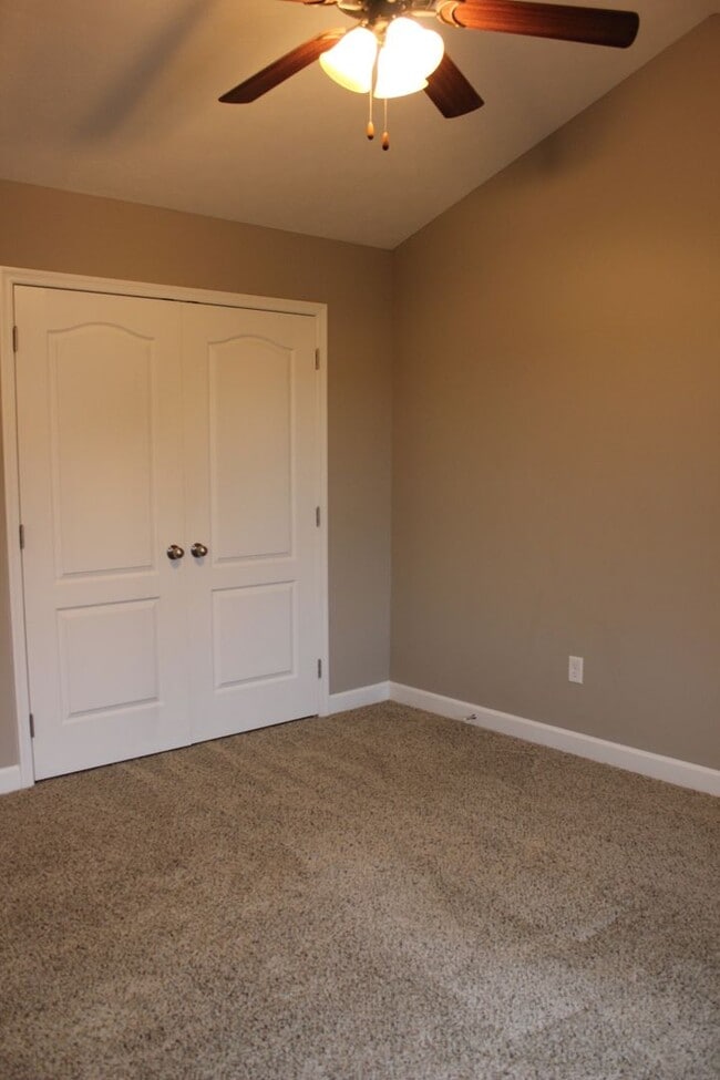 Building Photo - Cedar Point Townhouse for Rent!