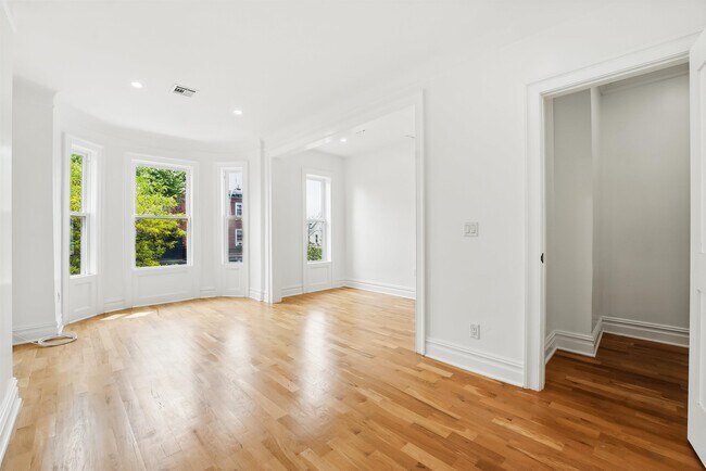 Building Photo - 52 Brinkerhoff St