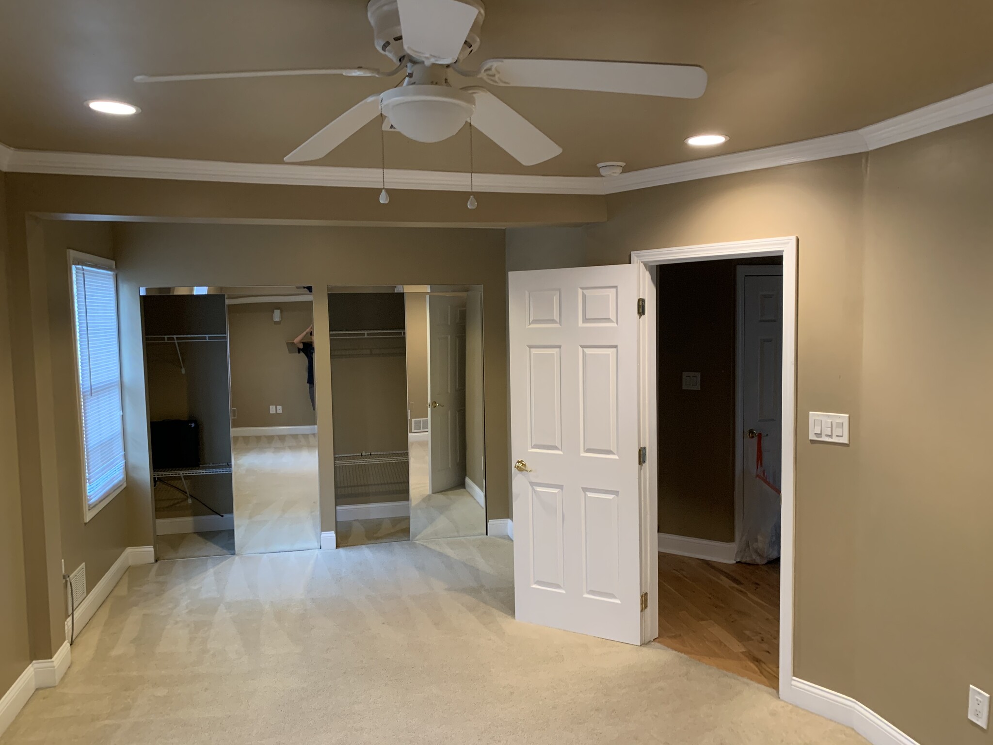 Bedroom #1 - 325 Hallock St
