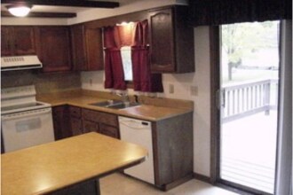 Building Photo - 1402 Heuss Ave