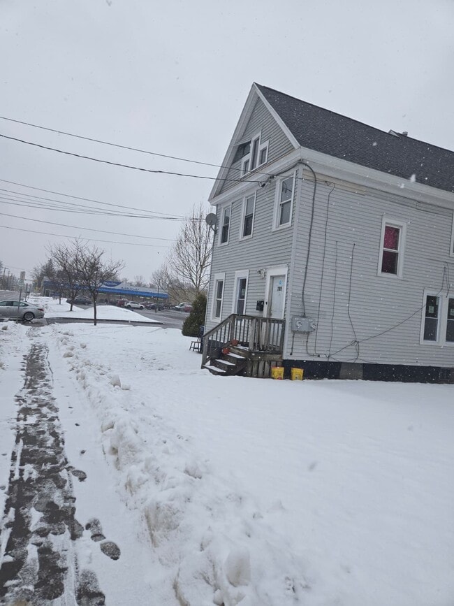 Building Photo - 705-09 South Ave