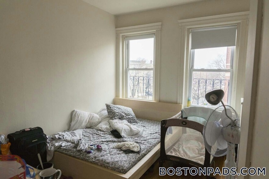 Building Photo - 1334 Commonwealth Avenue