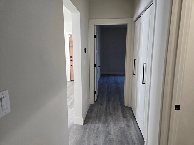 Building Photo - Completely Remodeled Home for Rent – Midtown Sacramento