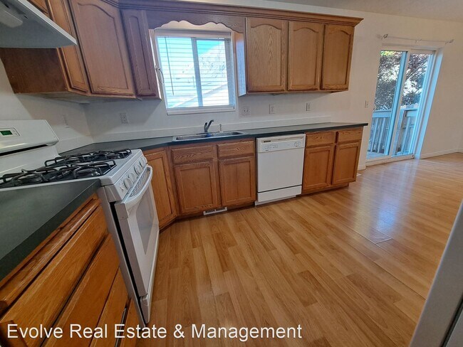 Building Photo - 3 br, 2.5 bath House - 469 E 250 N