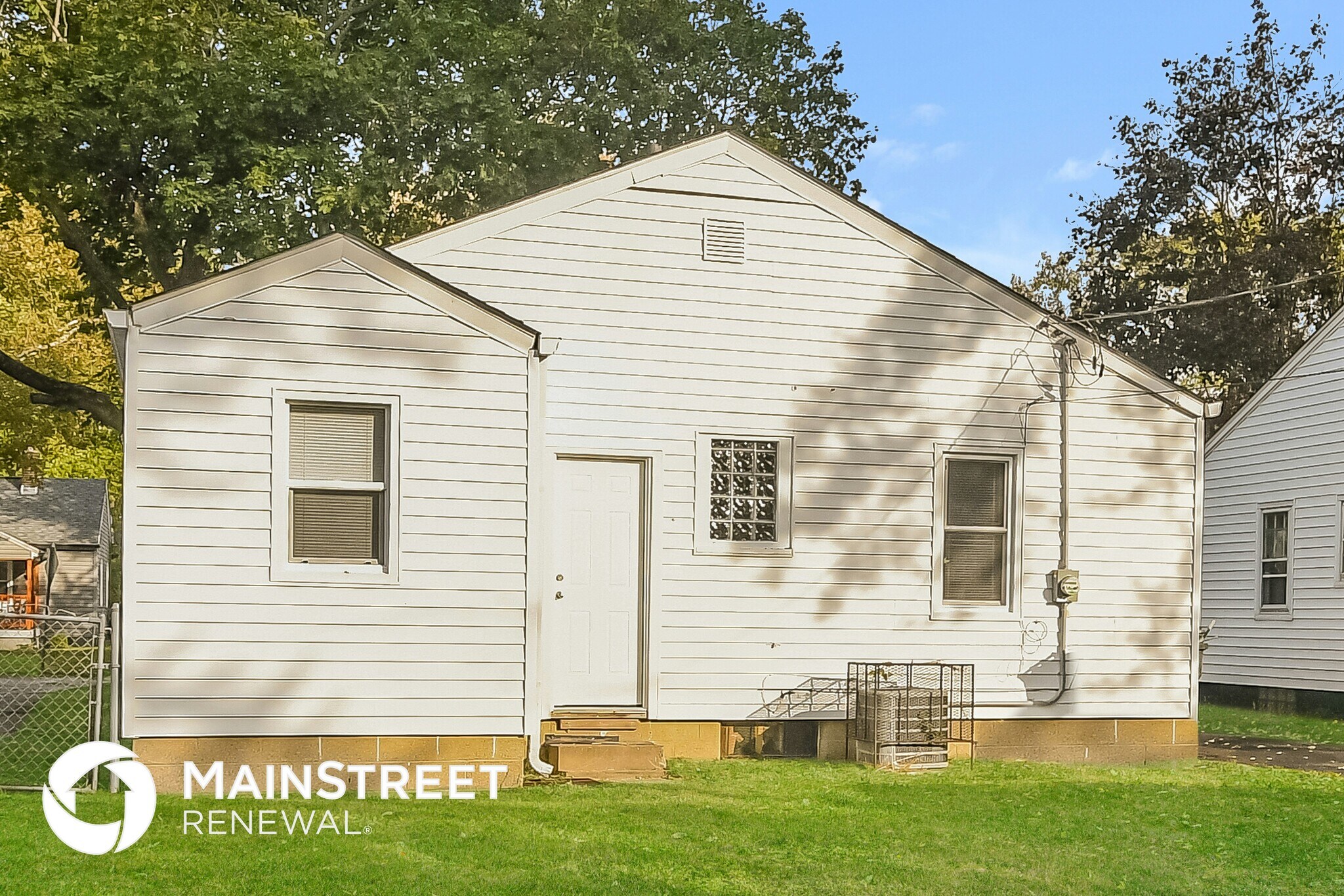 Building Photo - 1934 N Bosart Ave