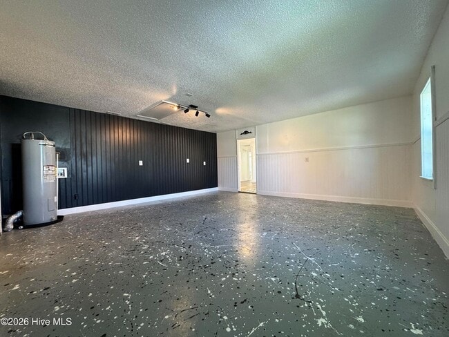 Building Photo - 502 Worth Dr