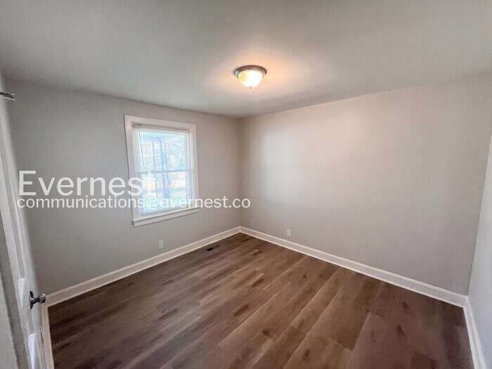 Building Photo - 149 Dellway Dr