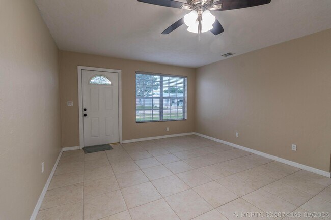 Building Photo - 2032 Worthington Rd