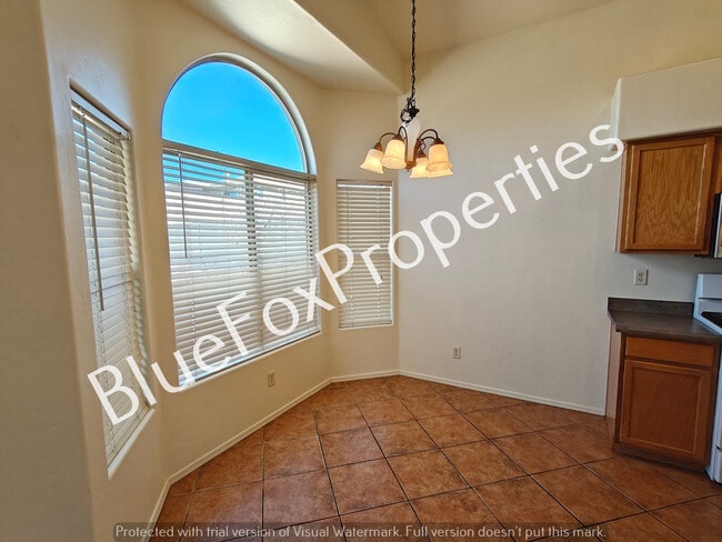 Building Photo - 60354 Alpine Way