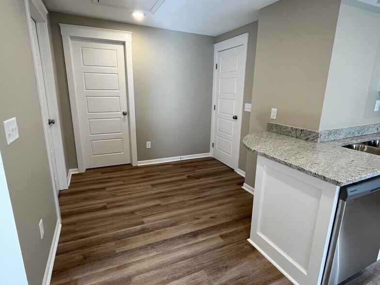 Building Photo - 2317 Polk St NE