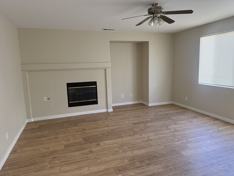 Building Photo - 43725 Windrose Pl