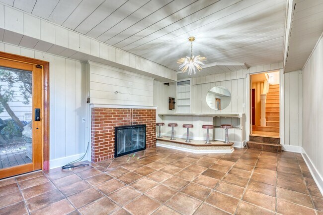 Building Photo - Magnolia Home