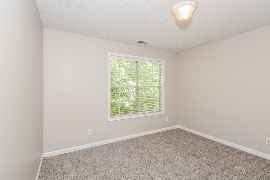 Building Photo - 2498 Tolliver Dr