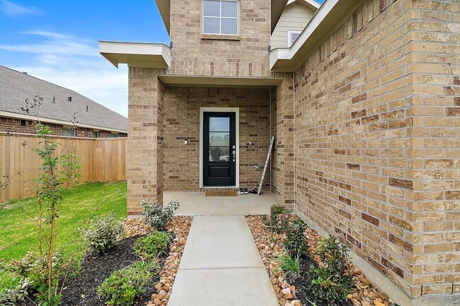 Building Photo - 2107 Fisher Bnd Dr