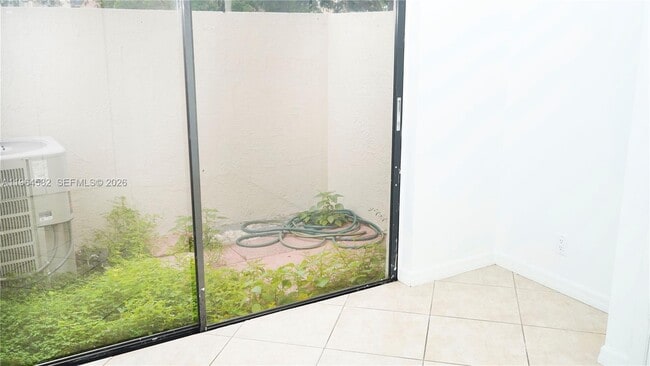 Building Photo - 7041 SW 42nd Pl