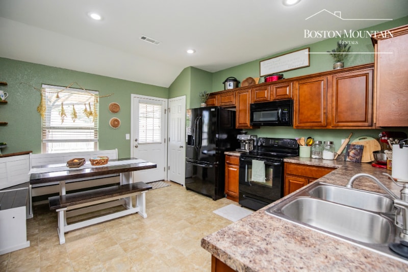 Building Photo - 1121 Apollo Dr