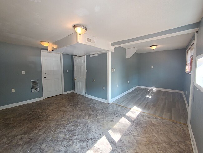 Building Photo - Half off first month rent move in special