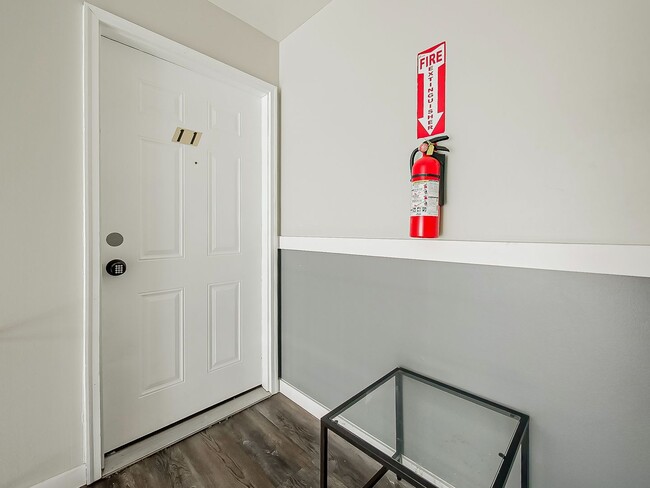 Building Photo - 1490 Nancywood Dr