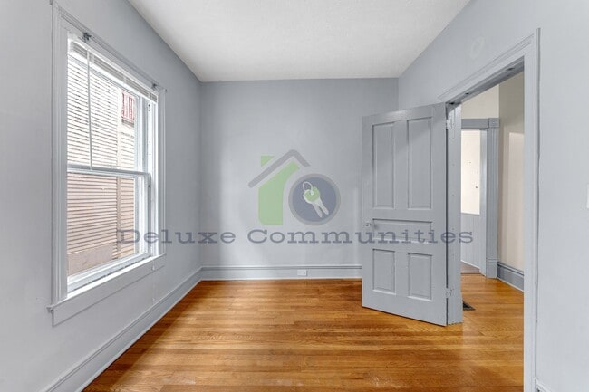 Building Photo - WEST SIDE! 2 Bedroom Single Family Home! JUST LISTED!