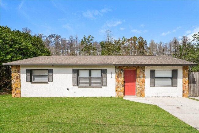 Primary Photo - 9933 Lake Dr