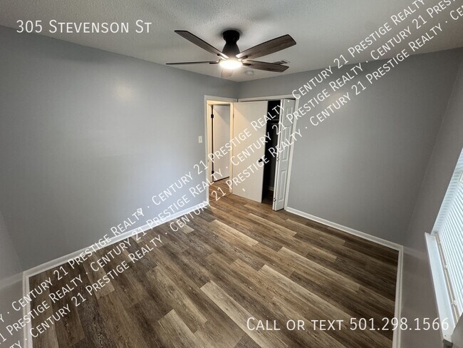 Building Photo - 305 Stevenson St