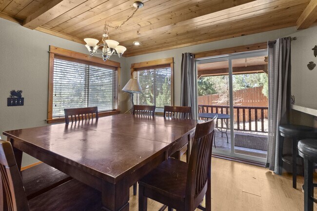 Building Photo - 307 Heath Dr