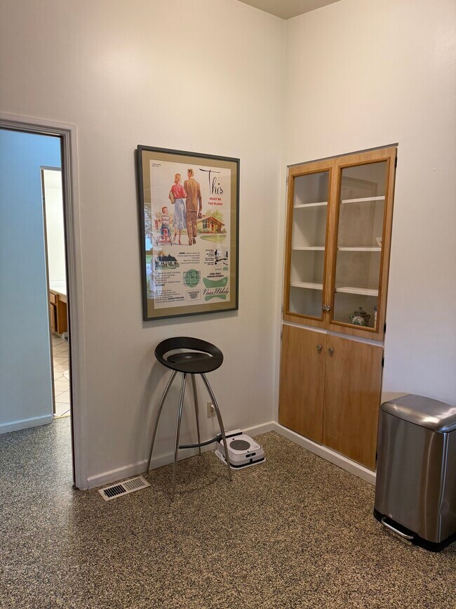 Eat in Kitchen area - 1020 N 20th St