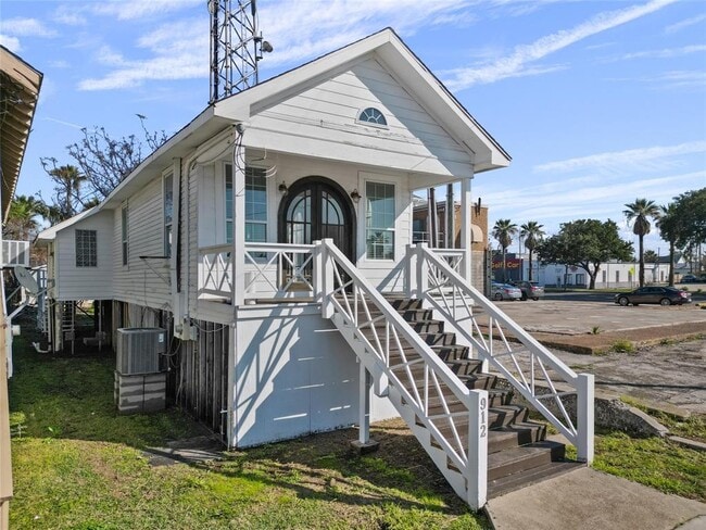 Building Photo - 912 32nd St