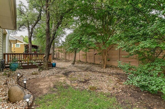 Building Photo - 10908 Railway Ln