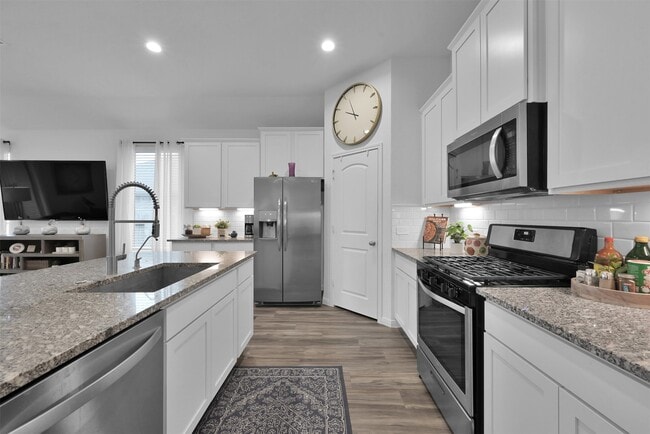 Building Photo - 942 Youth Water Rd