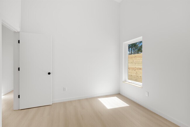 Building Photo - 29 Masters Dr