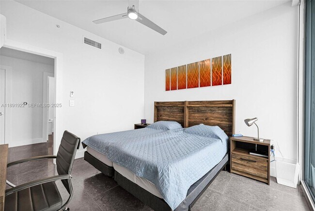 Building Photo - 900 Biscayne Blvd