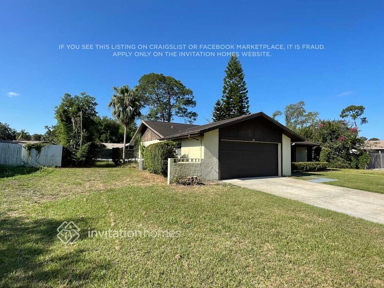 Building Photo - 304 Larkwood Dr