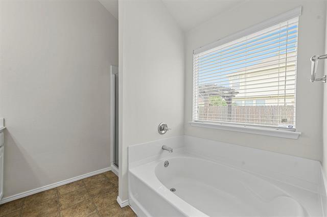 Building Photo - 2008 Cattle Creek Rd