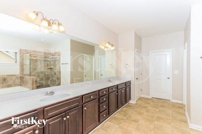 Building Photo - 356 Madison Grace Ave