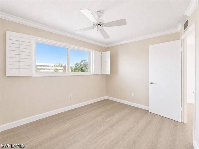 Building Photo - 225 Turtle Lake Ct