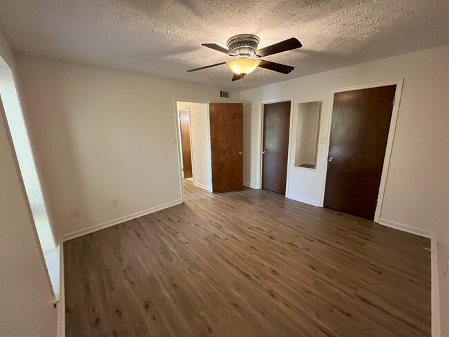 Building Photo - 44710 Beechwood Ct